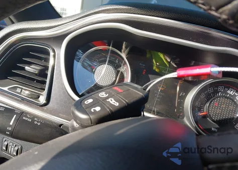 2016 Dodge Challenger 392 Hemi Scat Pack Shaker from USA, damaged, VIN 2C3CDZFJ5GH309575